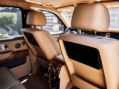 Used 2020 Rolls-Royce Cullinan AWD/4WD image 37
