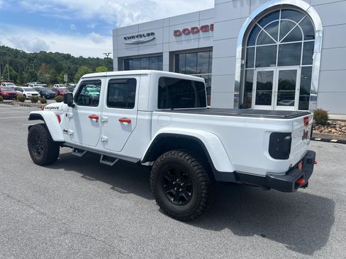 Used 2022 Jeep Gladiator Mojave w/ Cold Weather Group AWD/4WD image 12