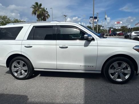 Used 2023 Ford Expedition Platinum AWD/4WD image 4
