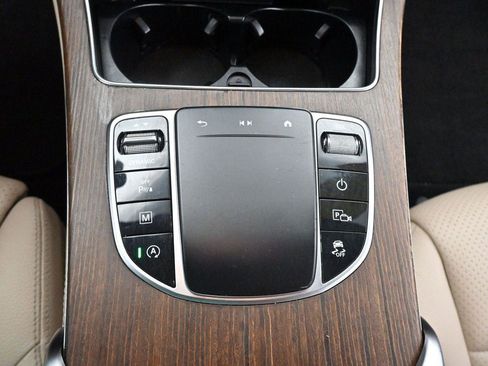 Used 2021 Mercedes-Benz GLC 300 4MATIC image 25