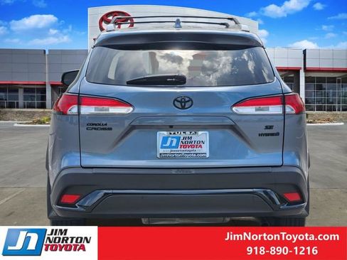 Used 2024 Toyota Corolla Cross AWD Hybrid image 7