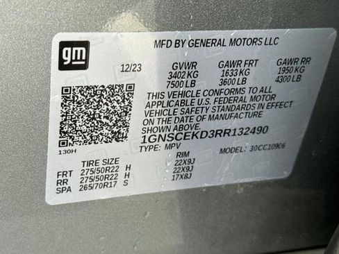 Used 2024 Chevrolet Suburban RST RWD image 44