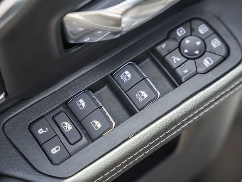New 2026 RAM 2500 Laramie AWD/4WD image 45
