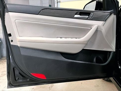 Used 2019 Hyundai Sonata Limited image 25