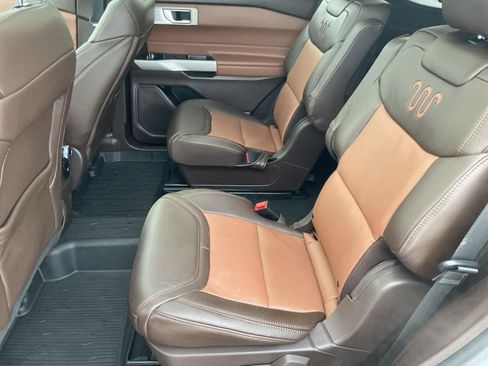 Used 2024 Ford Explorer King Ranch w/ Technology Package image 26