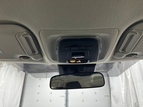 Used 2025 Toyota Corolla LE image 39