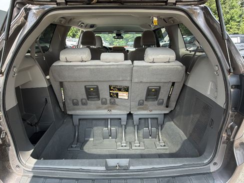 Used 2020 Toyota Sienna LE FWD image 13