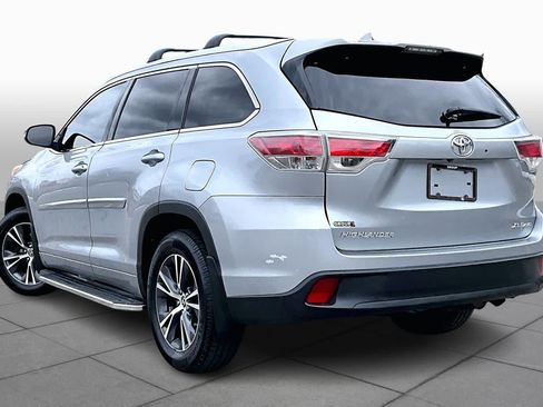 Used 2016 Toyota Highlander XLE image 12