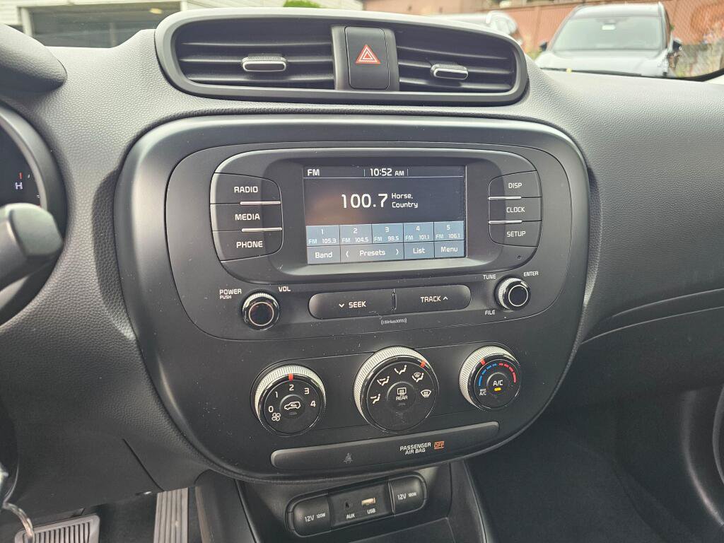 Used 2019 Kia Soul FWD image 26