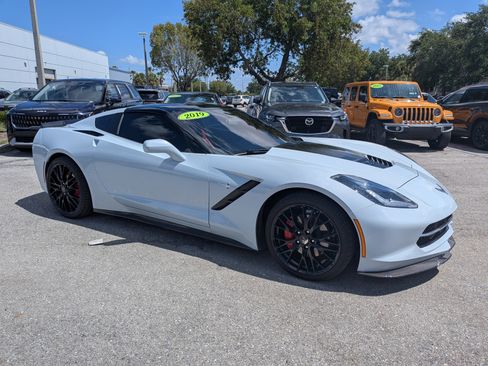 Used 2019 Chevrolet Corvette Stingray Coupe w/ 1LT RWD image 1