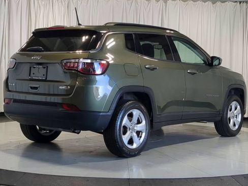 Used 2018 Jeep Compass Latitude w/ Cold Weather Group AWD/4WD image 8