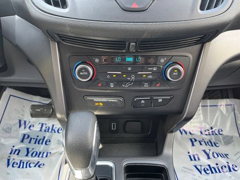 Used 2018 Ford Escape SE FWD image 18
