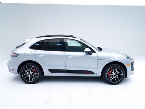 Certified 2026 Porsche Macan S AWD/4WD image 8