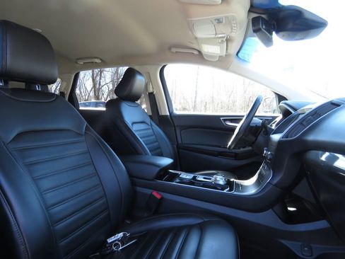 Used 2020 Ford Edge SEL w/ Cold Weather Package image 13