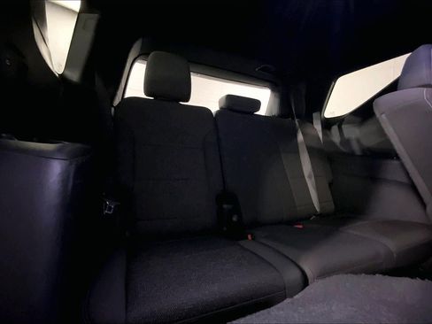 Used 2024 Chevrolet Traverse LT AWD/4WD image 25