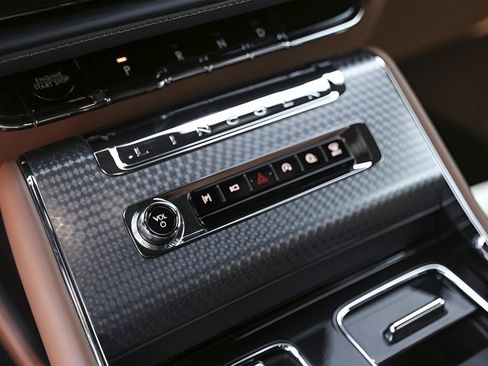 Used 2025 Lincoln Aviator Black Label image 21