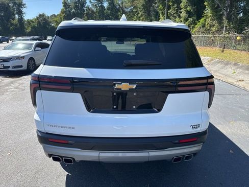 Certified 2025 Chevrolet Traverse LT image 4