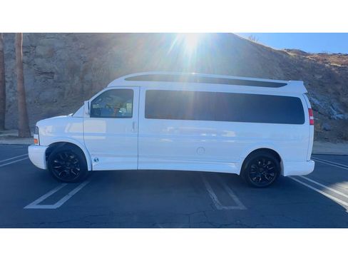 Used 2024 GMC Savana 2500 Extended w/ Driver Convenience Package RWD image 5