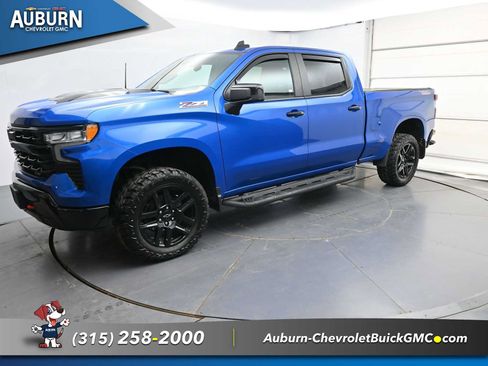 Used 2022 Chevrolet Silverado 1500 LT Trail Boss w/ Protection Package AWD/4WD image 2