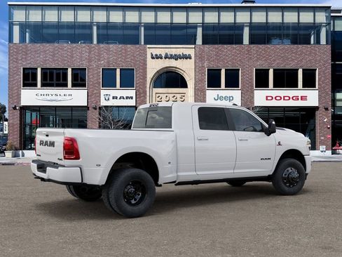 New 2026 RAM 3500 Laramie AWD/4WD image 4