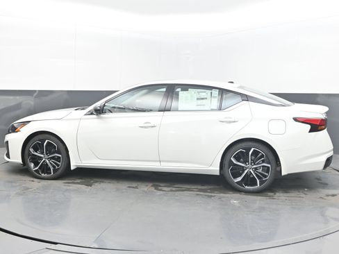 New 2026 Nissan Altima 2.5 SR FWD image 5