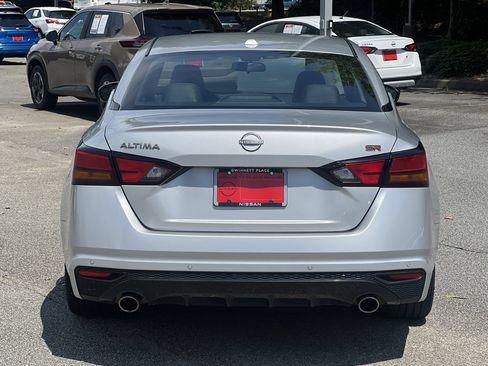 Used 2024 Nissan Altima 2.5 SR FWD image 24