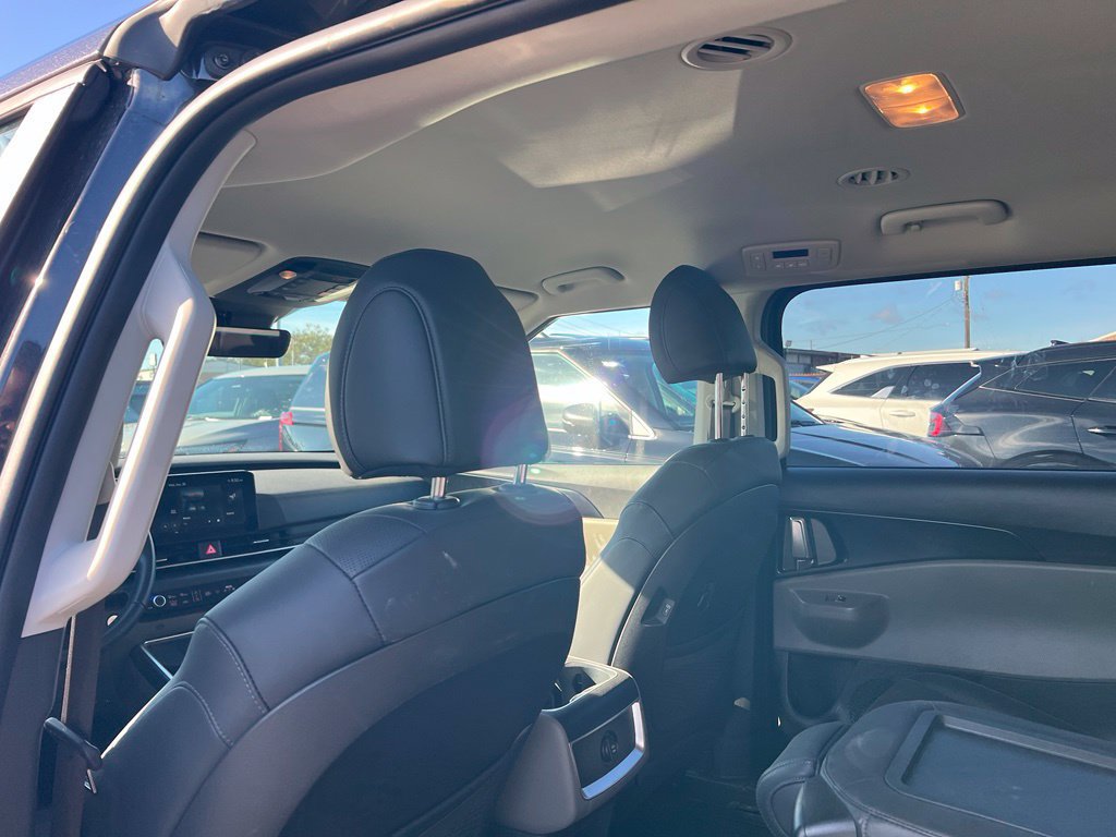 Certified 2026 Kia Carnival LXS FWD image 10