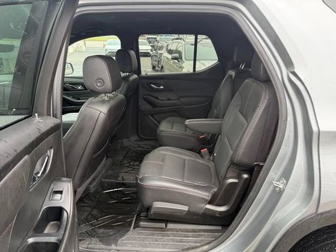 Used 2023 Chevrolet Traverse RS w/ LPO, Floor Liner Package FWD image 9