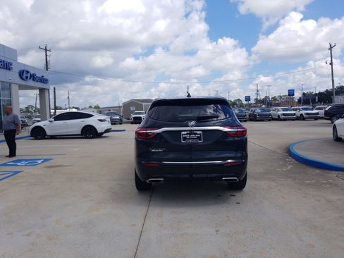 Used 2020 Buick Enclave Essence w/ Sound and Sites Package image 6