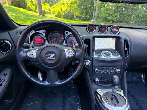 Used 2014 Nissan 370Z Touring w/ Navigation Package RWD image 12