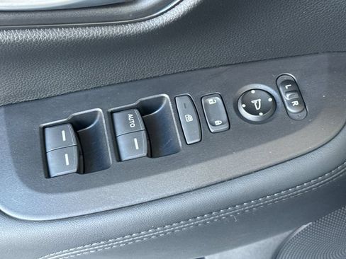 Certified 2026 Honda HR-V LX image 16