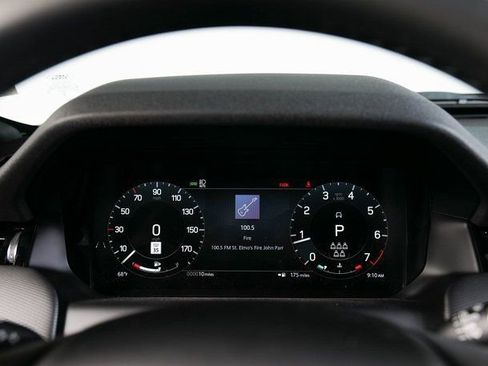 Used 2025 Land Rover Discovery Sport Dynamic SE image 16