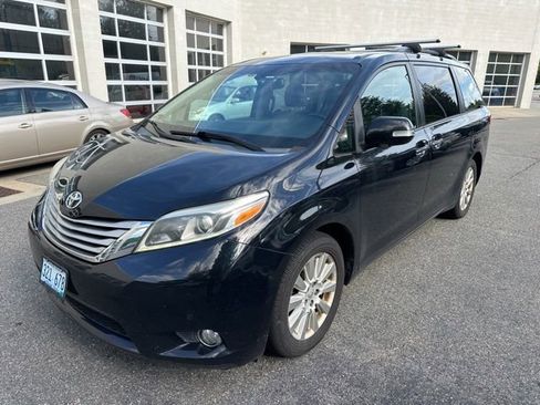 Used 2015 Toyota Sienna Limited Premium AWD/4WD image 3
