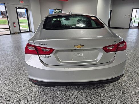 Used 2016 Chevrolet Malibu LT FWD image 4