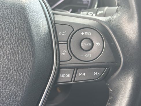 Certified 2018 Toyota Camry SE w/ Convenience Package FWD image 8