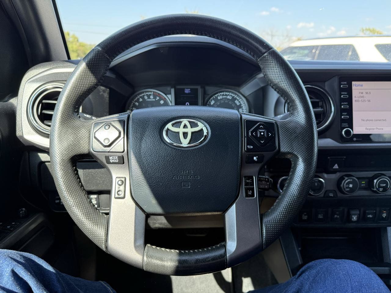 Used 2020 Toyota Tacoma TRD Off-Road w/ Technology Package AWD/4WD image 21