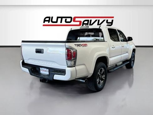 Used 2017 Toyota Tacoma TRD Sport w/ Tow Package (A/T) AWD/4WD image 7
