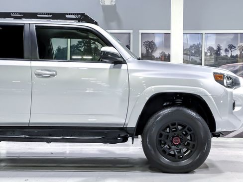 Used 2021 Toyota 4Runner SR5 AWD/4WD image 34