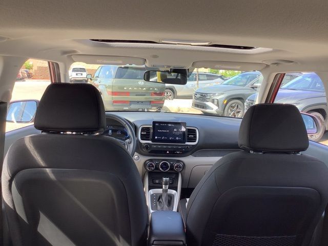 Used 2026 Hyundai Venue SEL FWD image 11