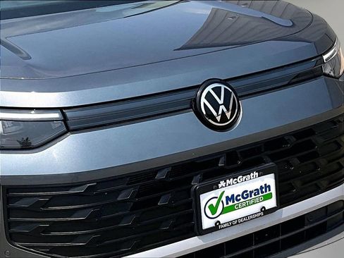 Used 2026 Volkswagen Tiguan SE AWD/4WD image 35