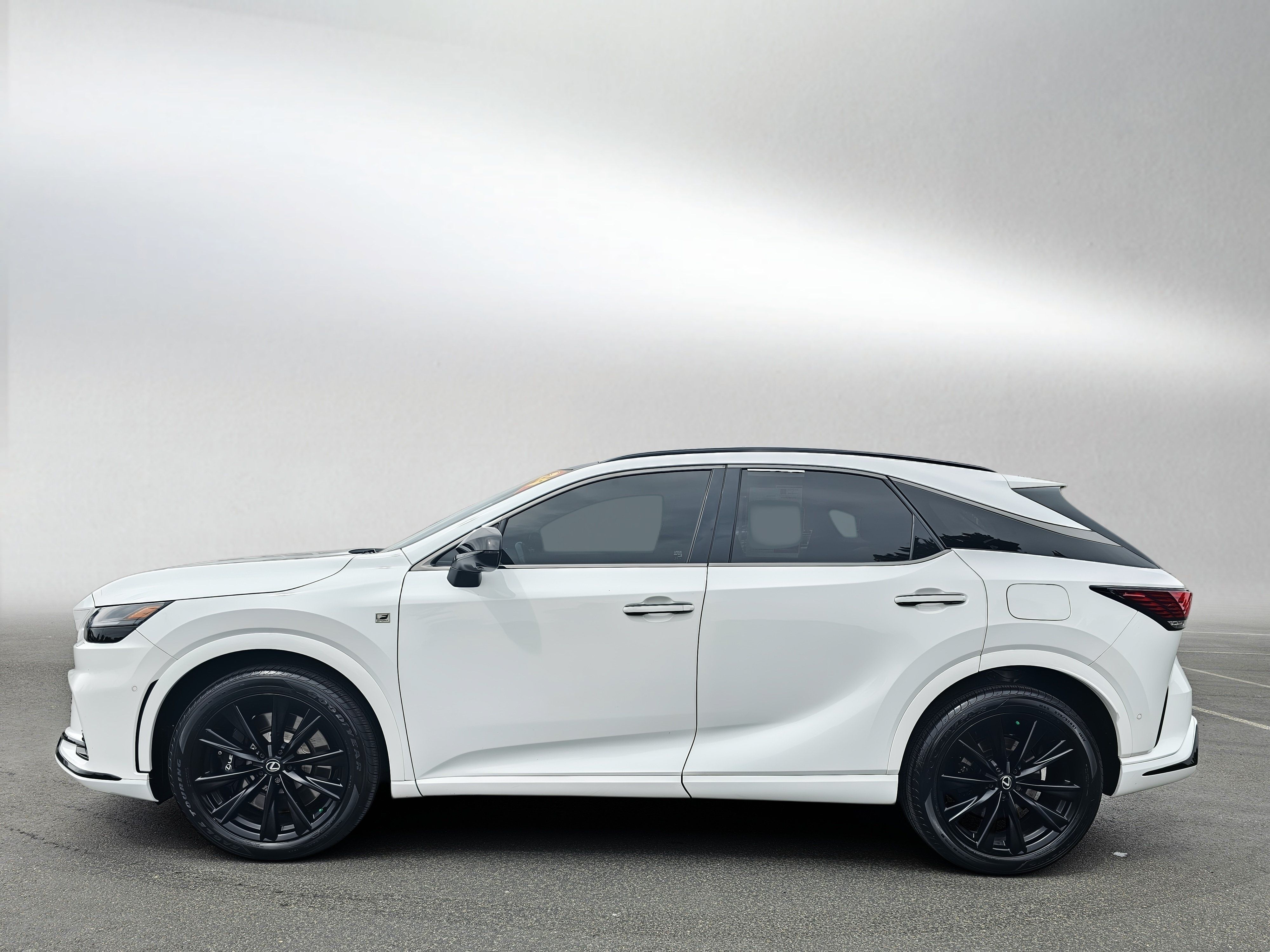 Used 2024 Lexus RX 500h F Sport w/ Convenience Package AWD/4WD image 2