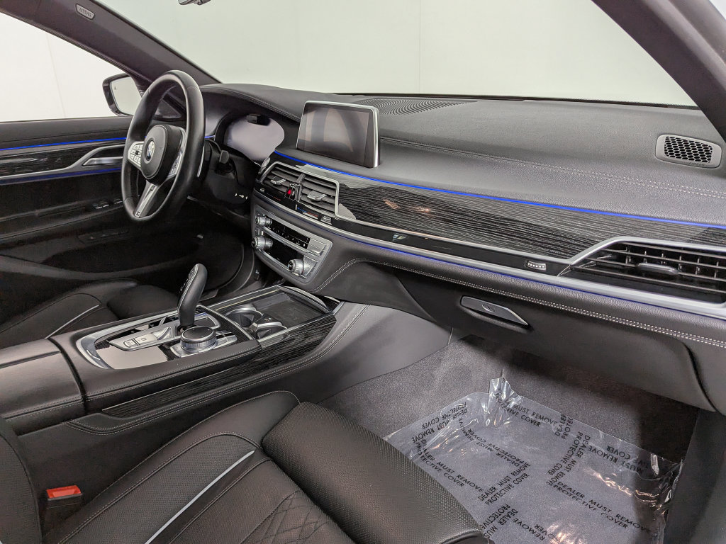 Used 2021 BMW 750i xDrive w/ M Sport Package AWD/4WD image 30