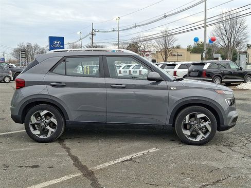 Used 2023 Hyundai Venue SEL w/ Cargo Package image 8