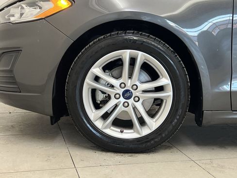 Used 2018 Ford Fusion SE w/ Fusion SE Technology Package image 10