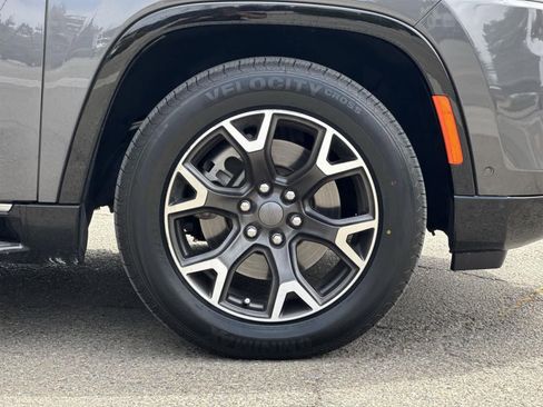 Used 2023 Jeep Wagoneer L Series III w/ Preferred Equipment Group image 43