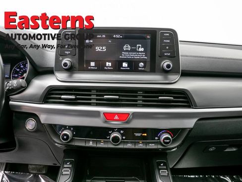 Used 2020 Kia Telluride S w/ S 8 Passenger Seating Package AWD/4WD image 12