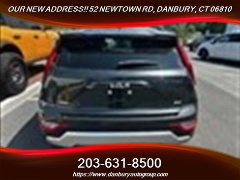 Used 2023 Kia Niro EX FWD image 10