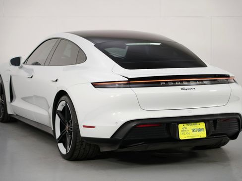 Used 2022 Porsche Taycan image 49
