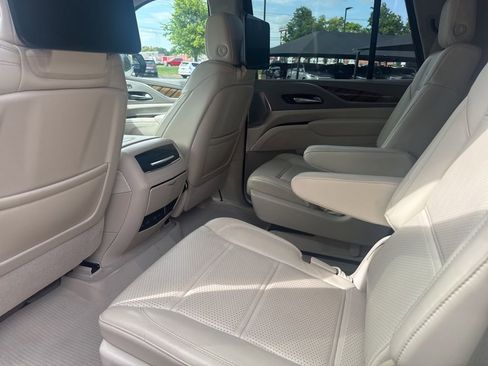 Used 2021 Cadillac Escalade Sport Platinum AWD/4WD image 6