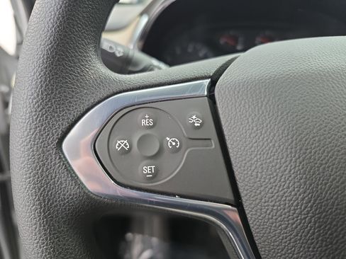 Used 2022 Chevrolet Traverse LS image 17